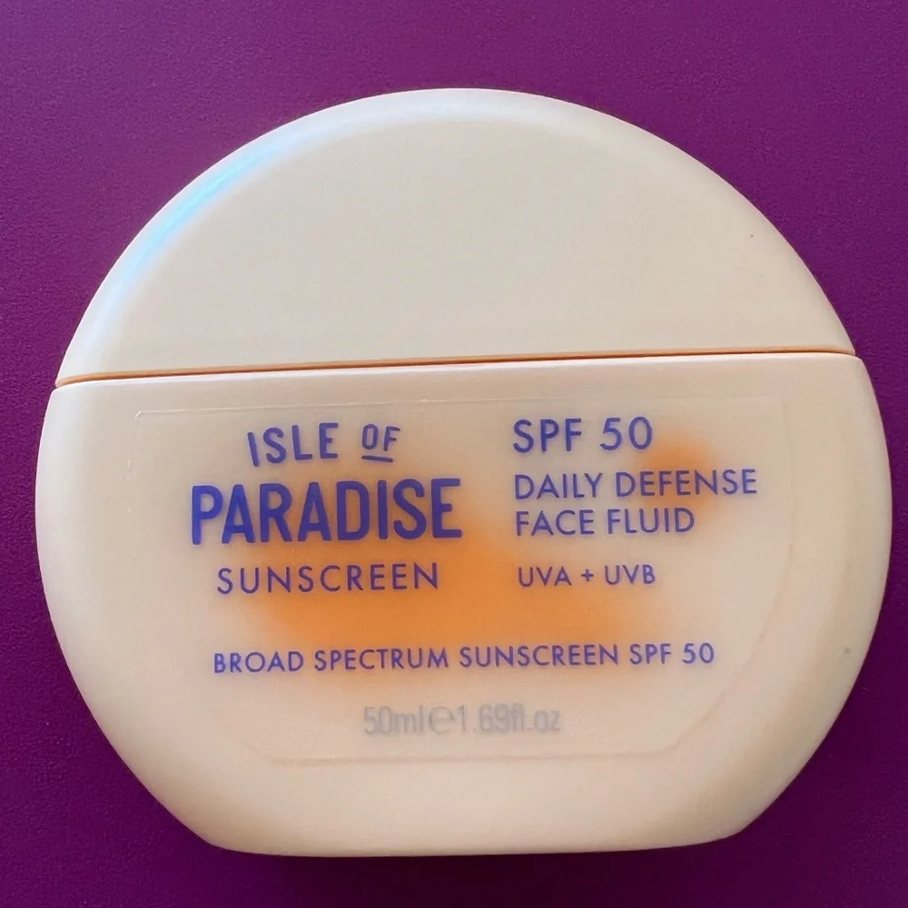 Isle of Paradise SPF 50 Sunscreen in Peach